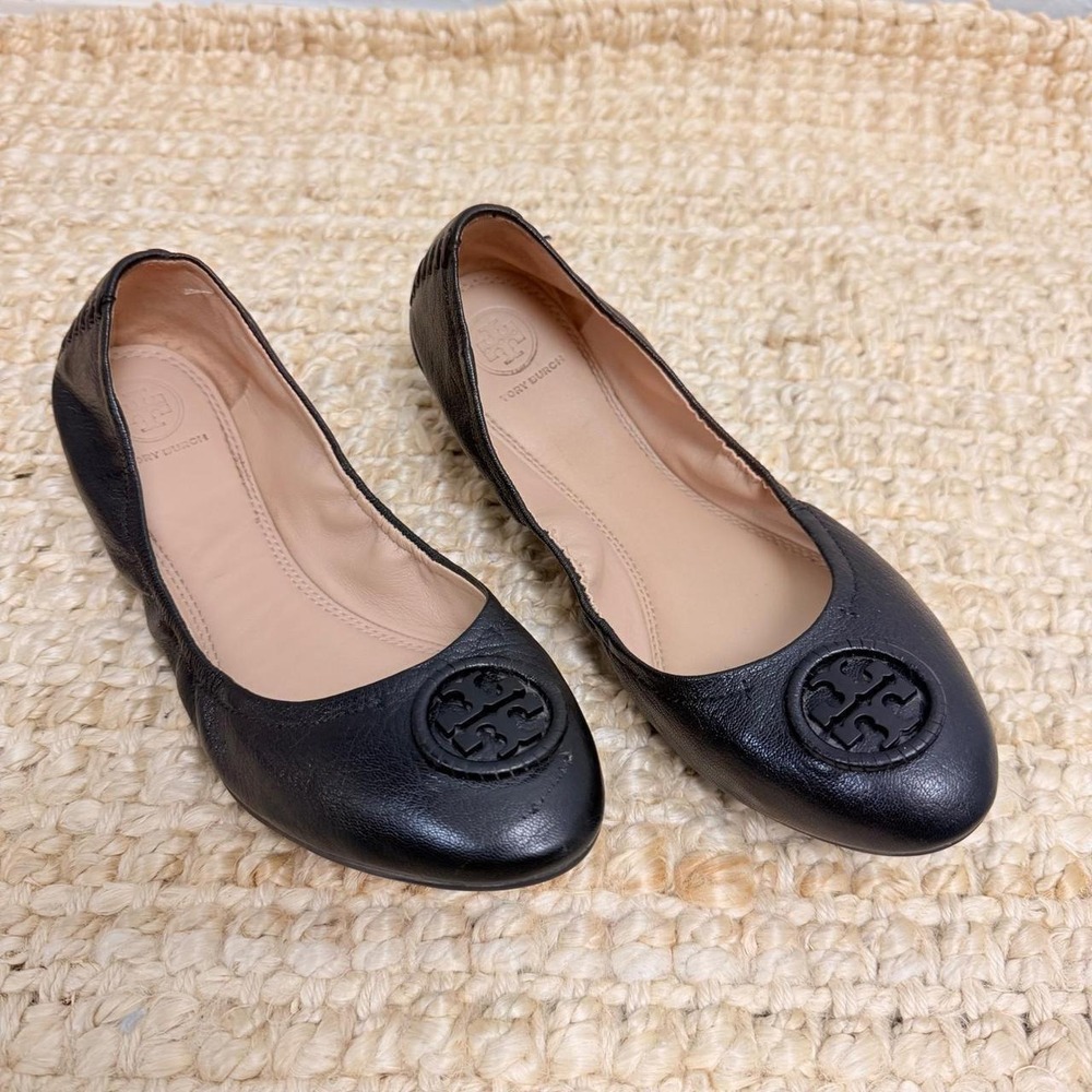 Tory Burch Reva Black Pebbled Leather Logo Ballet Flats Size 8.5